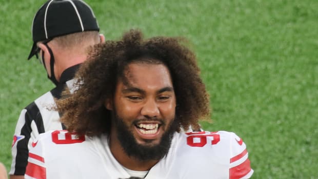 Leonard Williams before the New York Giants play an inter-sqaud game